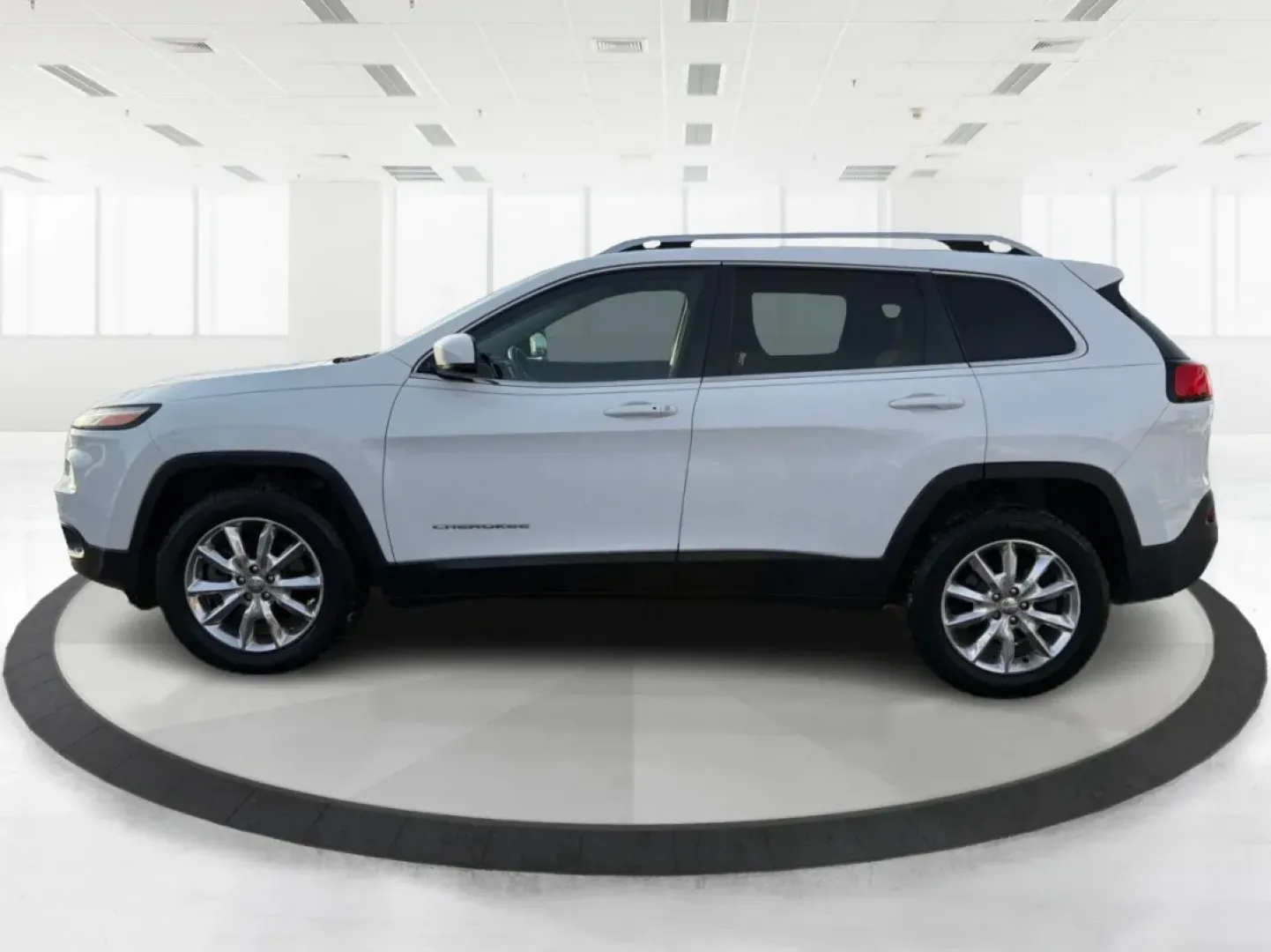 2014 Jeep Cherokee Limited (1C4PJMDS7EW) with an Other engine, located at 8750 N County Rd 25A, Piqua, OH, 45356, (937) 908-9800, 40.164391, -84.232513 - **Adventure Awaits in the 2014 Jeep Cherokee Limited Perfect for Families or Weekend Getaways!**<br /> <br /> Are you looking for a vehicle that's as versatile as your lifestyle? The 2014 Jeep Cherokee Limited, available at Advantage Car and Credit - Piqua, is your ticket to freedom on the open roa - Photo#5