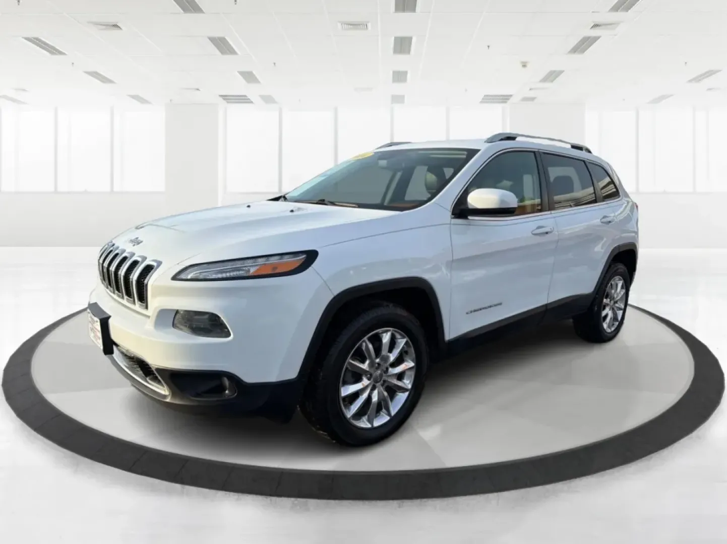 2014 Jeep Cherokee Limited (1C4PJMDS7EW) with an Other engine, located at 8750 N County Rd 25A, Piqua, OH, 45356, (937) 908-9800, 40.164391, -84.232513 - **Adventure Awaits in the 2014 Jeep Cherokee Limited Perfect for Families or Weekend Getaways!**<br /> <br /> Are you looking for a vehicle that's as versatile as your lifestyle? The 2014 Jeep Cherokee Limited, available at Advantage Car and Credit - Piqua, is your ticket to freedom on the open roa - Photo#8