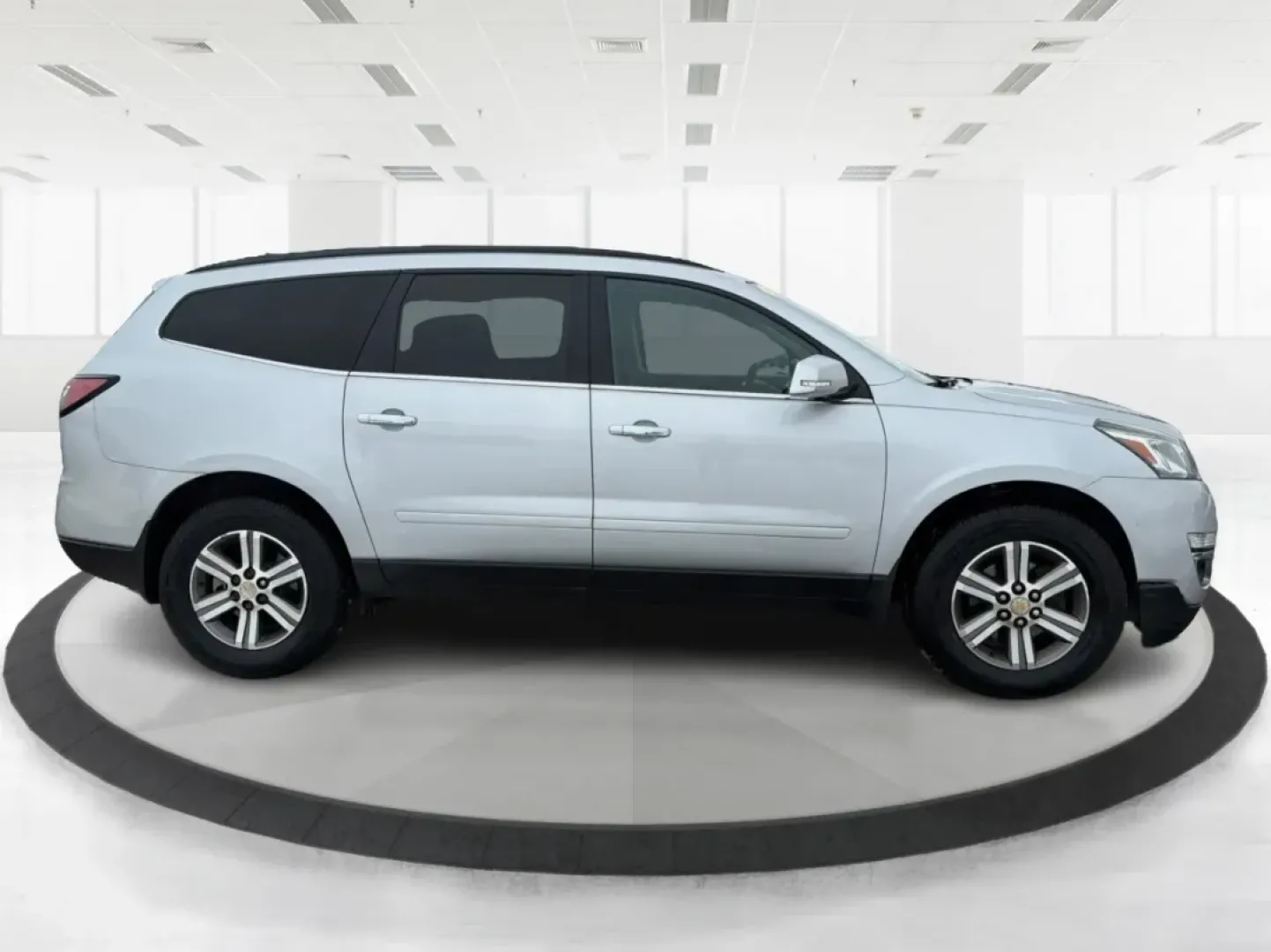 2017 Chevrolet Traverse 1LT (1GNKVGKD1HJ) with an 3.6L V-6 gasoline direct injection engine, located at 880 E. National Road, Vandalia, OH, 45377, (937) 908-9800, 39.891918, -84.183594 - **Adventure Awaits with the 2017 Chevrolet Traverse at Advantage Car and Credit!**<br /> <br /> Are you ready to elevate your family road trips or weekend adventures? Look no further than our stunning 2017 Chevrolet Traverse, available now at Advantage Car and Credit in Vandalia, OH. This spacious S - Photo#1