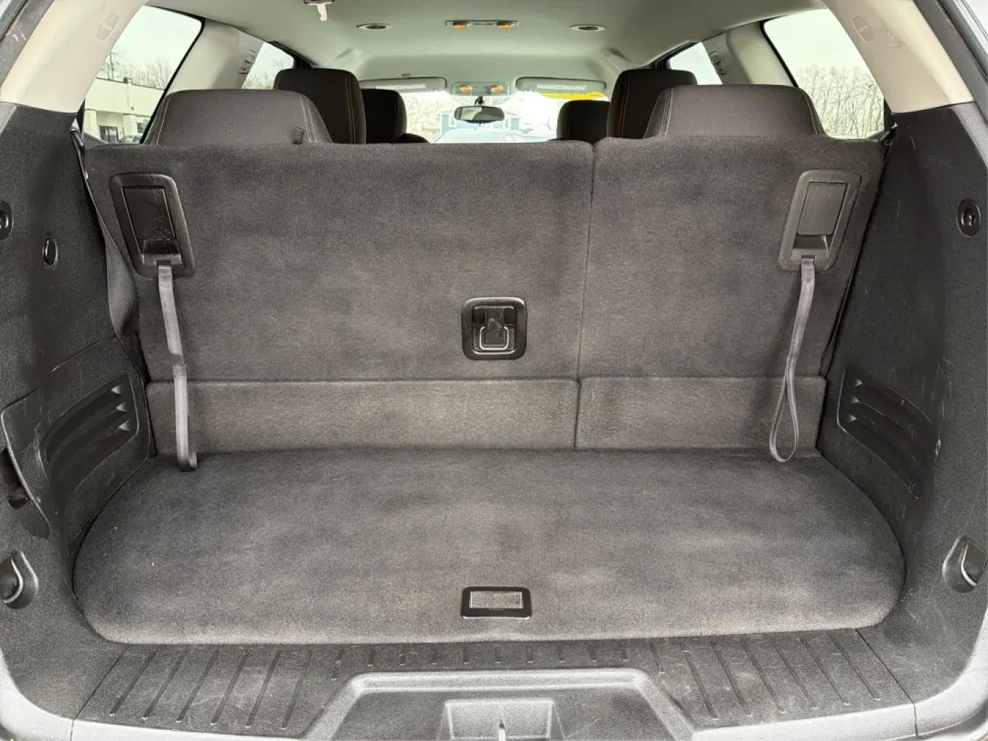 2017 Chevrolet Traverse 1LT (1GNKVGKD1HJ) with an 3.6L V-6 gasoline direct injection engine, located at 880 E. National Road, Vandalia, OH, 45377, (937) 908-9800, 39.891918, -84.183594 - **Adventure Awaits with the 2017 Chevrolet Traverse at Advantage Car and Credit!**<br /> <br /> Are you ready to elevate your family road trips or weekend adventures? Look no further than our stunning 2017 Chevrolet Traverse, available now at Advantage Car and Credit in Vandalia, OH. This spacious S - Photo#12