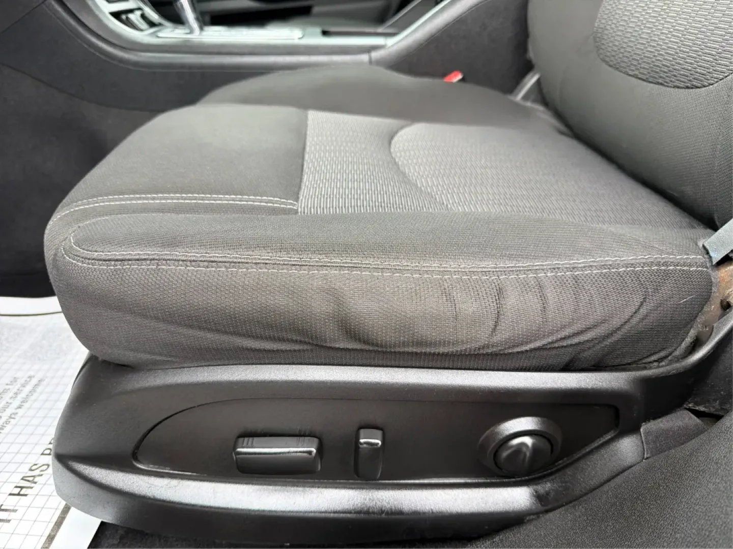 2017 Chevrolet Traverse 1LT (1GNKVGKD1HJ) with an 3.6L V-6 gasoline direct injection engine, located at 880 E. National Road, Vandalia, OH, 45377, (937) 908-9800, 39.891918, -84.183594 - **Adventure Awaits with the 2017 Chevrolet Traverse at Advantage Car and Credit!**<br /> <br /> Are you ready to elevate your family road trips or weekend adventures? Look no further than our stunning 2017 Chevrolet Traverse, available now at Advantage Car and Credit in Vandalia, OH. This spacious S - Photo#18