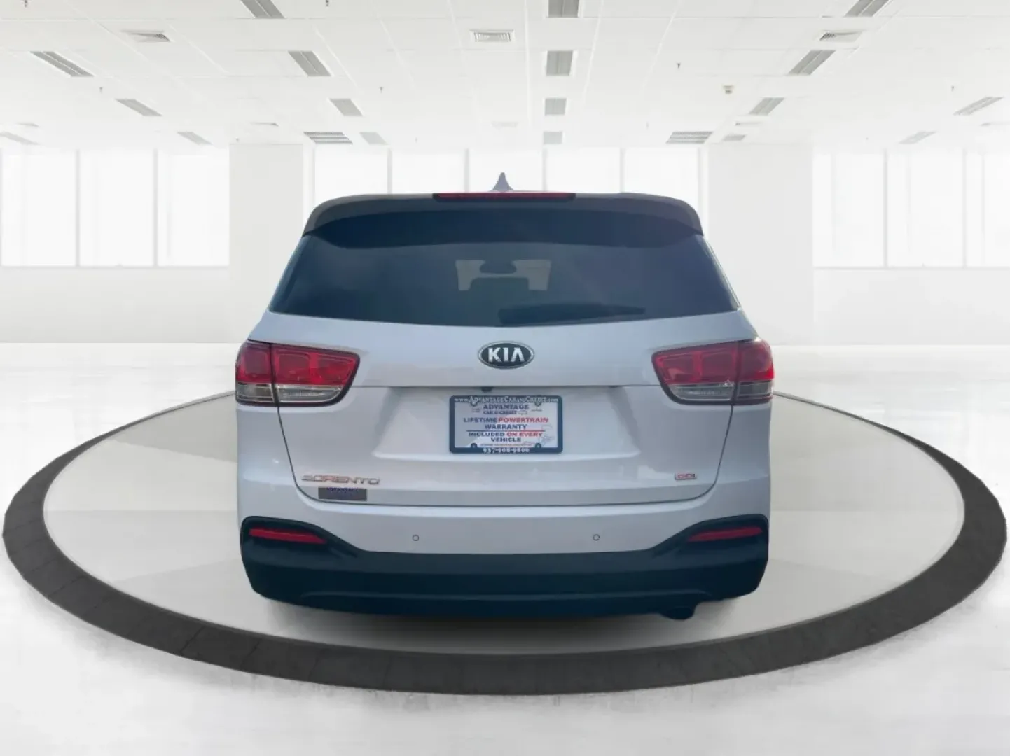 2017 Kia Sorento 2.4L LX (5XYPG4A37HG) with an 2.4L I-4 gasoline direct injection engine, located at 1951 S Dayton Lakeview Rd., New Carlisle, OH, 45344, (937) 908-9800, 39.890999, -84.050255 - **Adventure Awaits: Drive Home the 2017 Kia Sorento LX from Advantage Car and Credit!**<br /> <br /> Are you ready to embark on weekend adventures, family road trips, or daily commutes? The 2017 Kia Sorento LX, available at Advantage Car and Credit in New Carlisle, OH, is the perfect companion for e - Photo#3