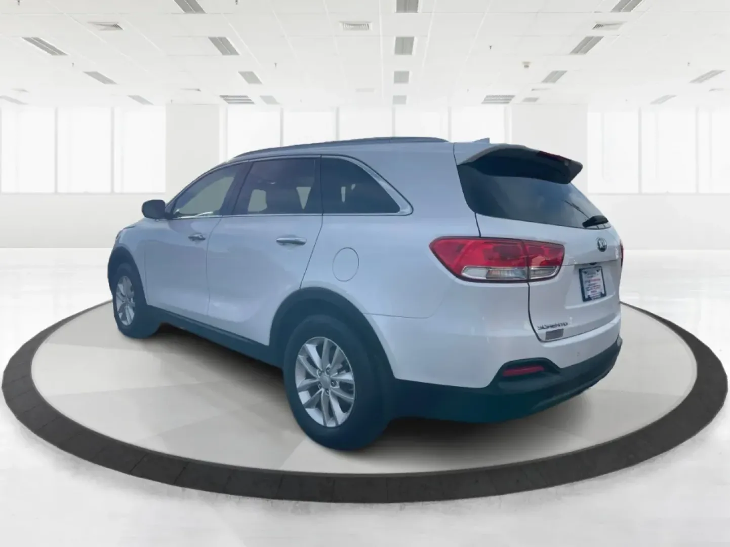 2017 Kia Sorento 2.4L LX (5XYPG4A37HG) with an 2.4L I-4 gasoline direct injection engine, located at 1951 S Dayton Lakeview Rd., New Carlisle, OH, 45344, (937) 908-9800, 39.890999, -84.050255 - **Adventure Awaits: Drive Home the 2017 Kia Sorento LX from Advantage Car and Credit!**<br /> <br /> Are you ready to embark on weekend adventures, family road trips, or daily commutes? The 2017 Kia Sorento LX, available at Advantage Car and Credit in New Carlisle, OH, is the perfect companion for e - Photo#4