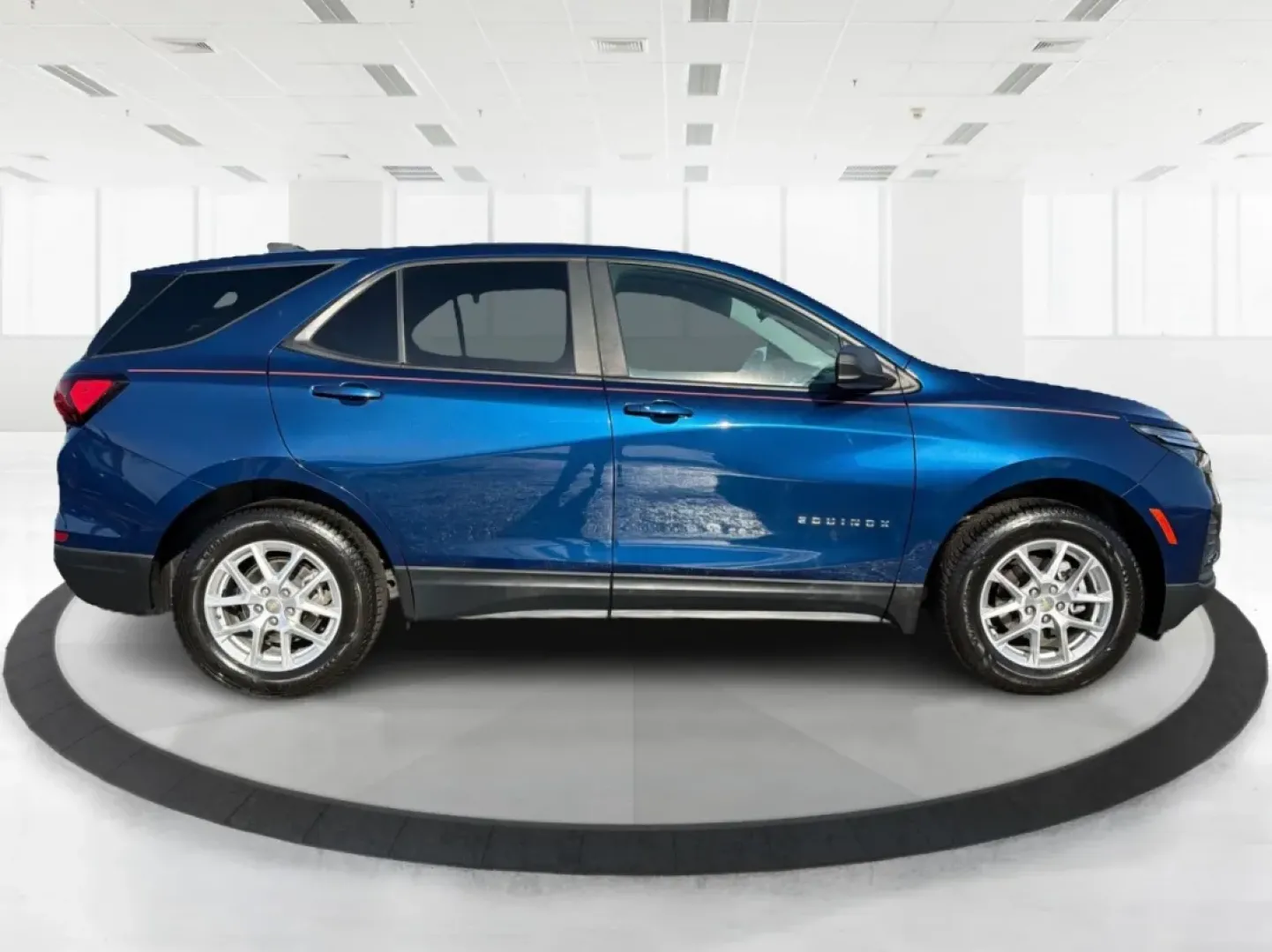 2022 Chevrolet Equinox AWD 1FL (2GNAX5EV4N6) with an 1.5L I-4 gasoline direct injection engine, 6A transmission, located at 8750 N County Rd 25A, Piqua, OH, 45356, (937) 908-9800, 40.164391, -84.232513 - **Discover Your Next Adventure with the 2022 Chevrolet Equinox at Advantage Car and Credit - New Carlisle!**<br /> <br /> If you're in the market for a versatile SUV that effortlessly blends family-friendly features with modern technology, look no further than this stunning 2022 Chevrolet Equinox. P - Photo#1