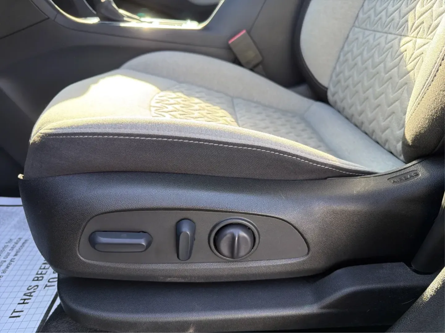 2022 Chevrolet Equinox AWD 1FL (2GNAX5EV4N6) with an 1.5L I-4 gasoline direct injection engine, 6A transmission, located at 8750 N County Rd 25A, Piqua, OH, 45356, (937) 908-9800, 40.164391, -84.232513 - **Discover Your Next Adventure with the 2022 Chevrolet Equinox at Advantage Car and Credit - New Carlisle!**<br /> <br /> If you're in the market for a versatile SUV that effortlessly blends family-friendly features with modern technology, look no further than this stunning 2022 Chevrolet Equinox. P - Photo#18