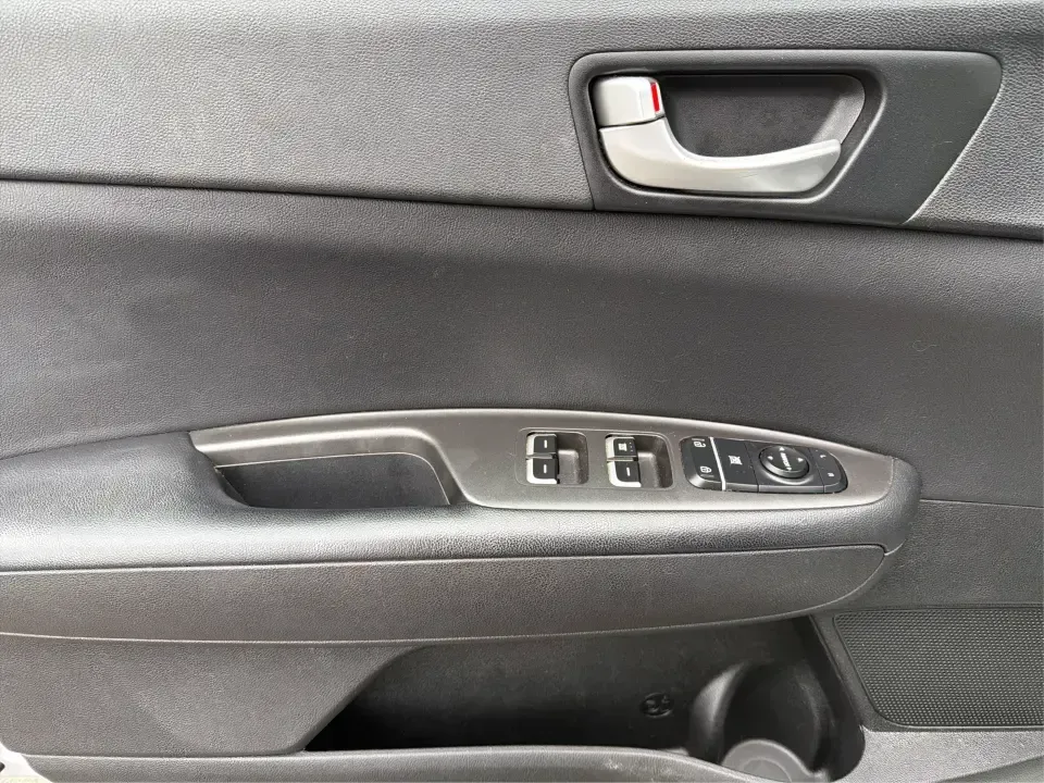 2017 Kia Optima LX (5XXGT4L31HG) with an Theta II 2.4L I-4 gasoline direct injection engine, 6A transmission, located at 880 E. National Road, Vandalia, OH, 45377, (937) 908-9800, 39.891918, -84.183594 - Are you ready to elevate your daily drive while embracing a lifestyle of convenience and reliability? Look no further than this stunning 2017 Kia Optima LX, available now at Advantage Car and Credit in Piqua, OH! This sedan is perfect for budget-conscious buyers seeking an efficient and stylish vehi - Photo#17