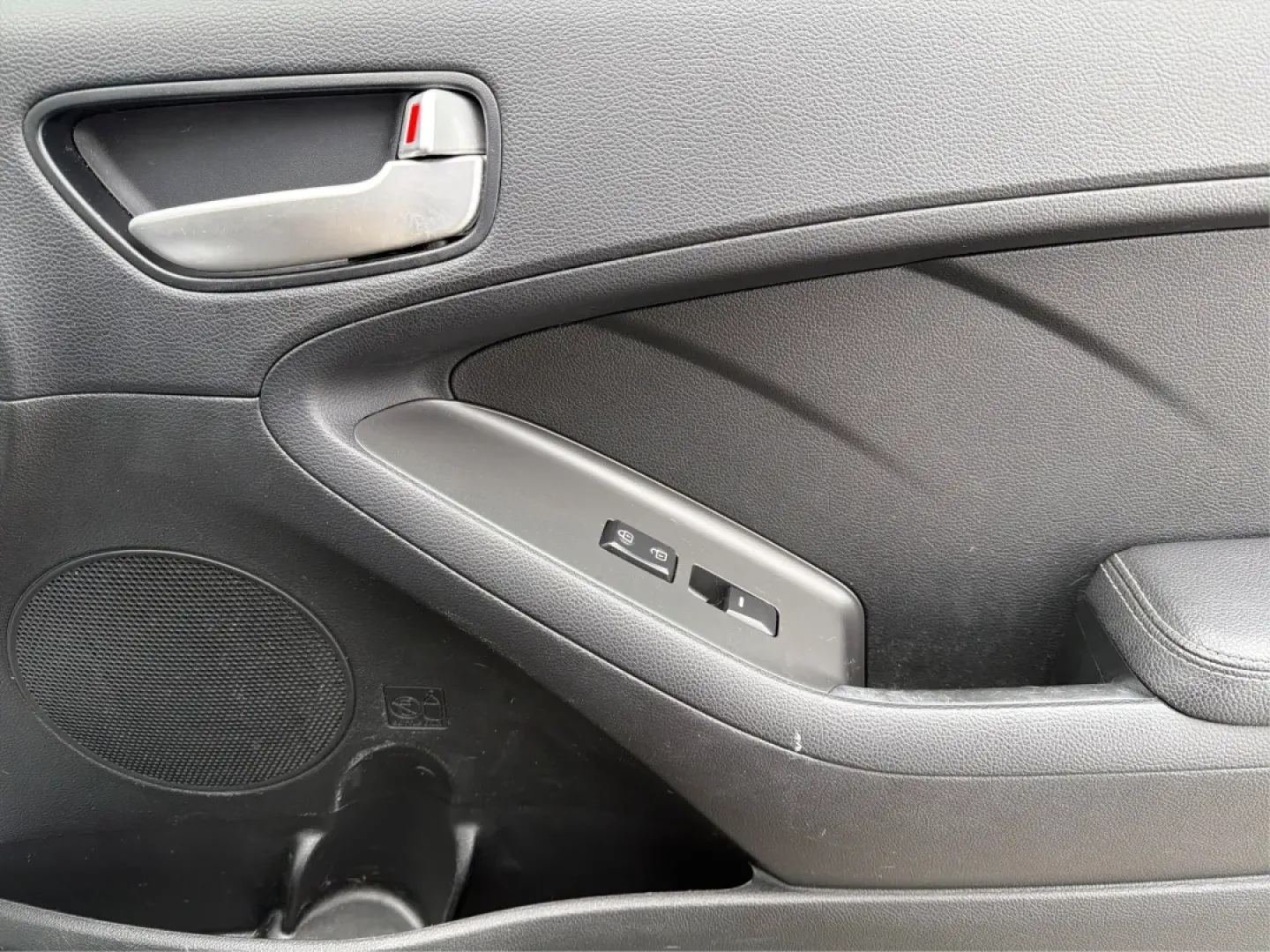 2018 Kia Forte LX (3KPFK4A71JE) with an 2L I-4 DOHC engine, located at 1951 S Dayton Lakeview Rd., New Carlisle, OH, 45344, (937) 908-9800, 39.890999, -84.050255 - **Discover Your Next Adventure with the 2018 Kia Forte at Advantage Car and Credit!**<br /> <br /> Are you in the market for a reliable and stylish sedan that accommodates your busy lifestyle? Look no further than this stunning 2018 Kia Forte LX, available now at Advantage Car and Credit in New Carl - Photo#18