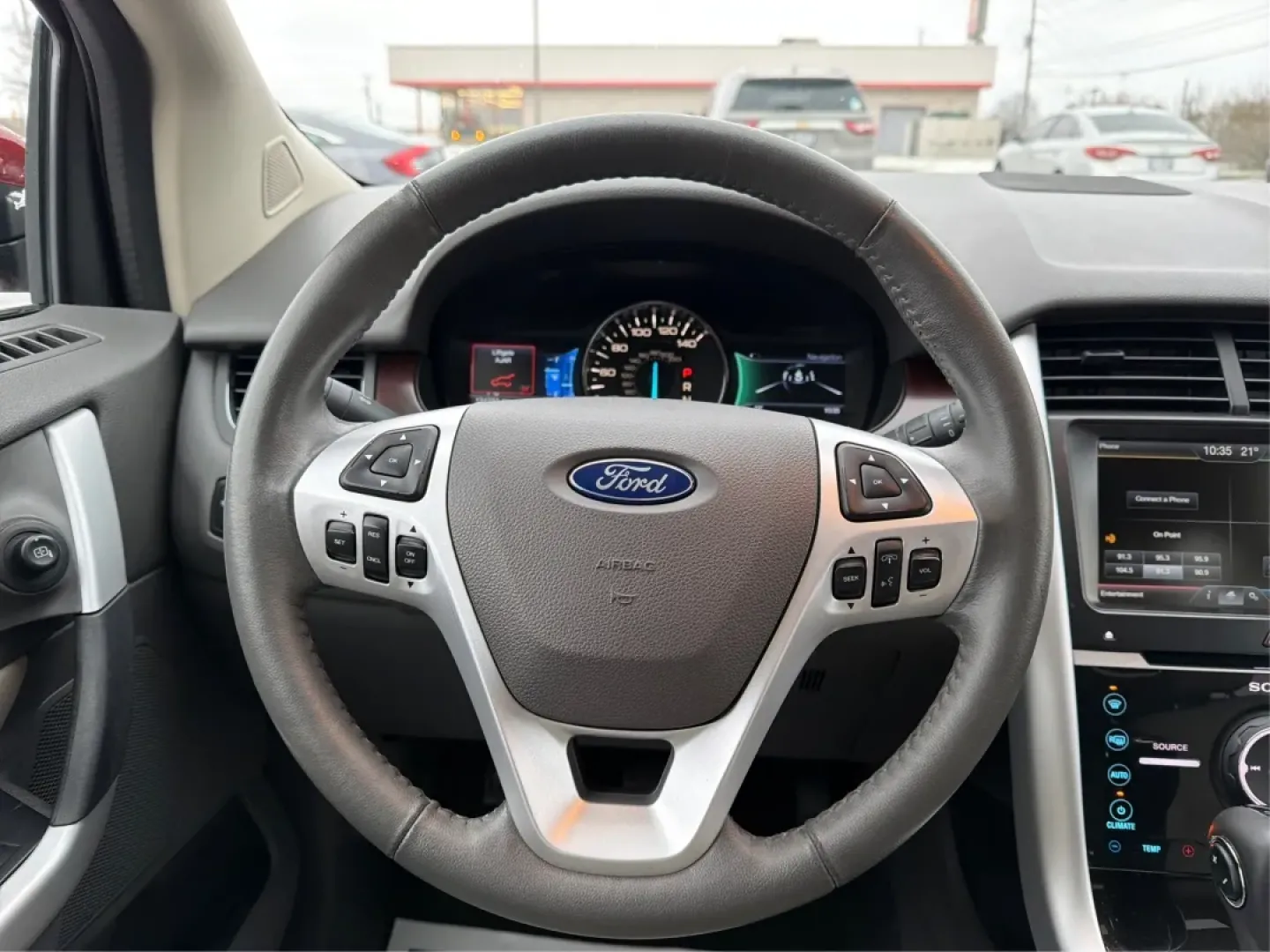 2014 Ford Edge Limited (2FMDK4KC2EB) with an 3.5L V-6 DOHC engine, located at 8750 N County Rd 25A, Piqua, OH, 45356, (937) 908-9800, 40.164391, -84.232513 - **Discover the Perfect Family SUV for Your Next Adventure: 2014 Ford Edge Limited at Advantage Car and Credit - Piqua!**<br /> <br /> Are you searching for a versatile and stylish vehicle that can accommodate your growing family's needs while also providing the comfort and style you crave? Look no f - Photo#16