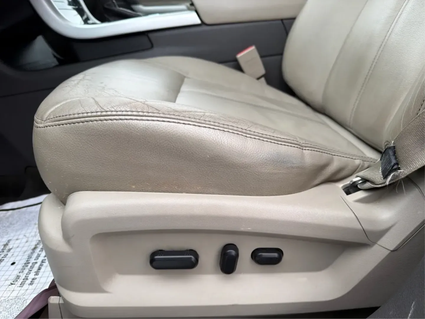 2014 Ford Edge Limited (2FMDK4KC2EB) with an 3.5L V-6 DOHC engine, located at 8750 N County Rd 25A, Piqua, OH, 45356, (937) 908-9800, 40.164391, -84.232513 - **Discover the Perfect Family SUV for Your Next Adventure: 2014 Ford Edge Limited at Advantage Car and Credit - Piqua!**<br /> <br /> Are you searching for a versatile and stylish vehicle that can accommodate your growing family's needs while also providing the comfort and style you crave? Look no f - Photo#18