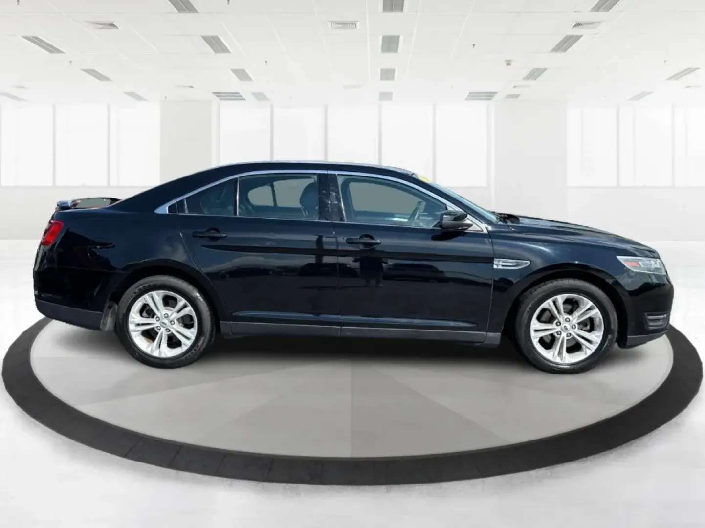 2017 Ford Taurus SEL (1FAHP2E84HG) with an 3.5L V-6 DOHC engine, located at 880 E. National Road, Vandalia, OH, 45377, (937) 908-9800, 39.891918, -84.183594 - Are you ready for a new adventure? The 2017 Ford Taurus SEL is the perfect sedan for those who crave a blend of comfort, style, and performance, whether you're navigating daily commutes or embarking on weekend getaways. This vehicle is not just a mode of transportation; it's a lifestyle statement th - Photo#1