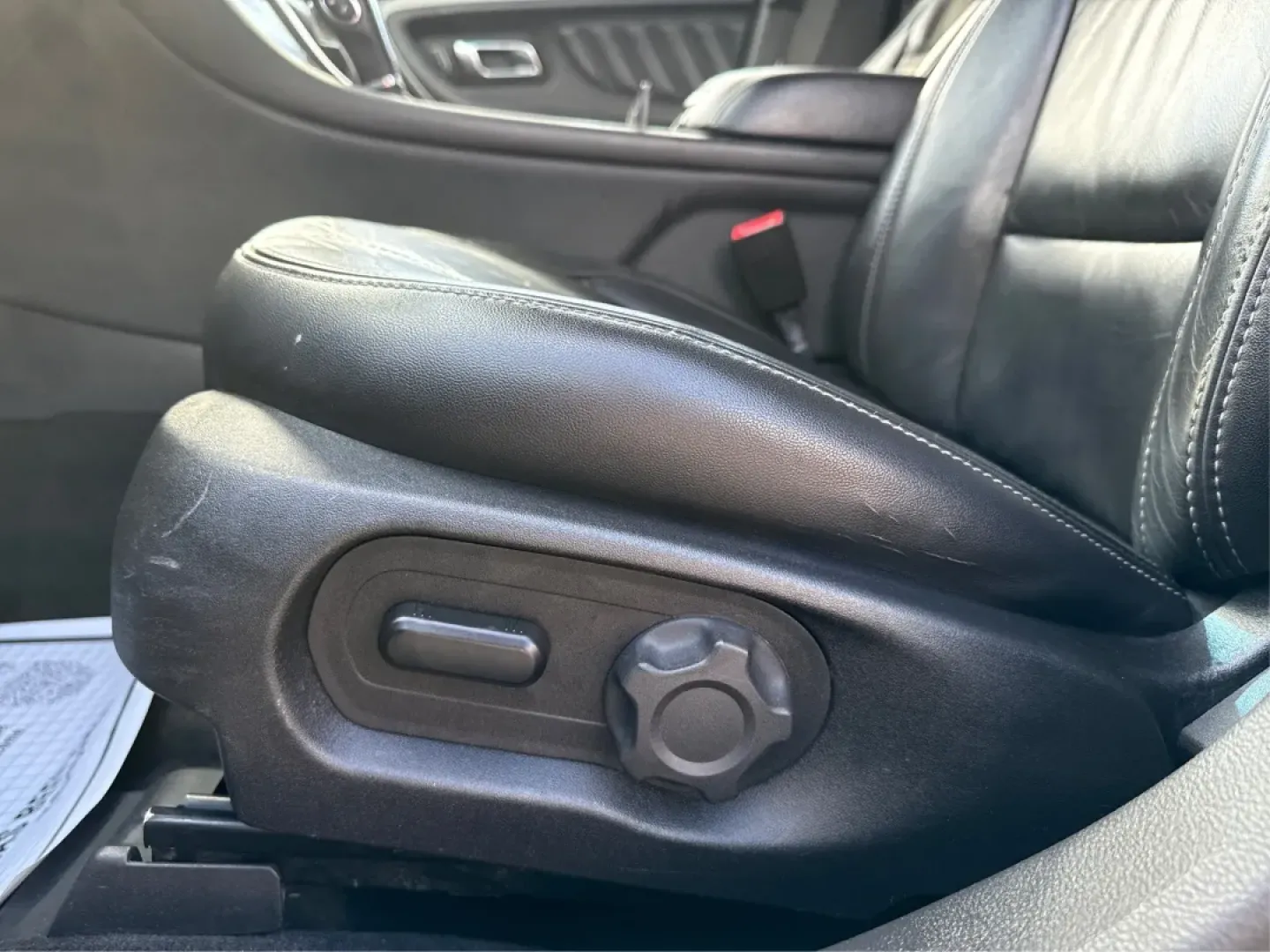 2017 Ford Taurus SEL (1FAHP2E84HG) with an 3.5L V-6 DOHC engine, located at 880 E. National Road, Vandalia, OH, 45377, (937) 908-9800, 39.891918, -84.183594 - Are you ready for a new adventure? The 2017 Ford Taurus SEL is the perfect sedan for those who crave a blend of comfort, style, and performance, whether you're navigating daily commutes or embarking on weekend getaways. This vehicle is not just a mode of transportation; it's a lifestyle statement th - Photo#17