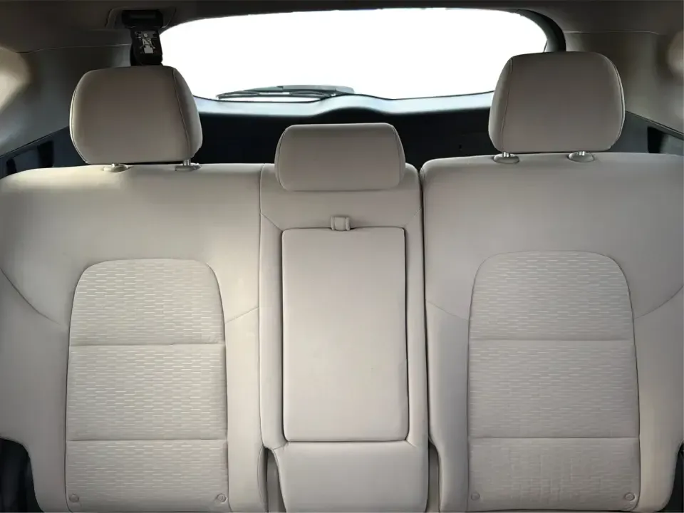 2019 Hyundai Tucson SEL (KM8J3CAL6KU) with an Theta 2.4L I-4 gasoline direct injection engine, 6A transmission, located at 1230 East Main St, Xenia, OH, 45385, (937) 908-9800, 39.688026, -83.910172 - 2019 Hyundai Tucson SEL - Photo#14