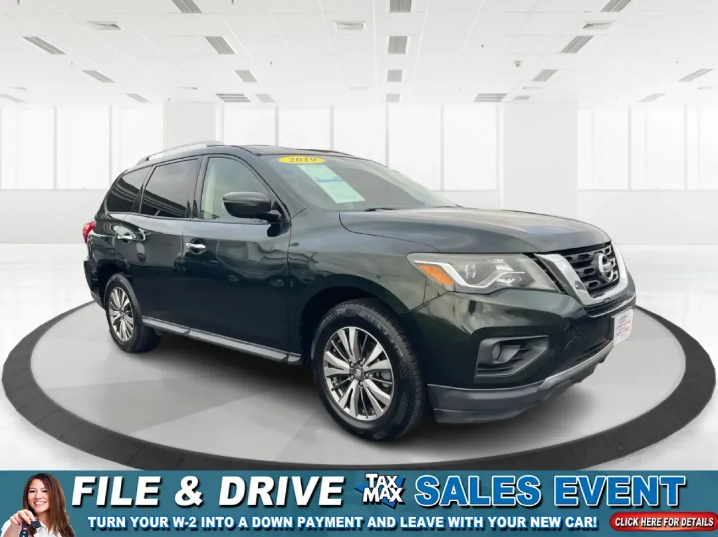 2019 Nissan Pathfinder SV (5N1DR2MMXKC) with an 3.5L V-6 gasoline direct injection engine, located at 1184 Kauffman Ave, Fairborn, OH, 45324, (937) 908-9800, 39.807072, -84.030914 - Unlock the adventure of your dreams with the 2019 Nissan Pathfinder SV, a versatile SUV that's perfect for growing families, weekend getaways, and long commutes alike. Imagine hitting the road with your loved ones, equipped with ample seating and storage, ready to explore the beautiful landscapes su - Photo#0