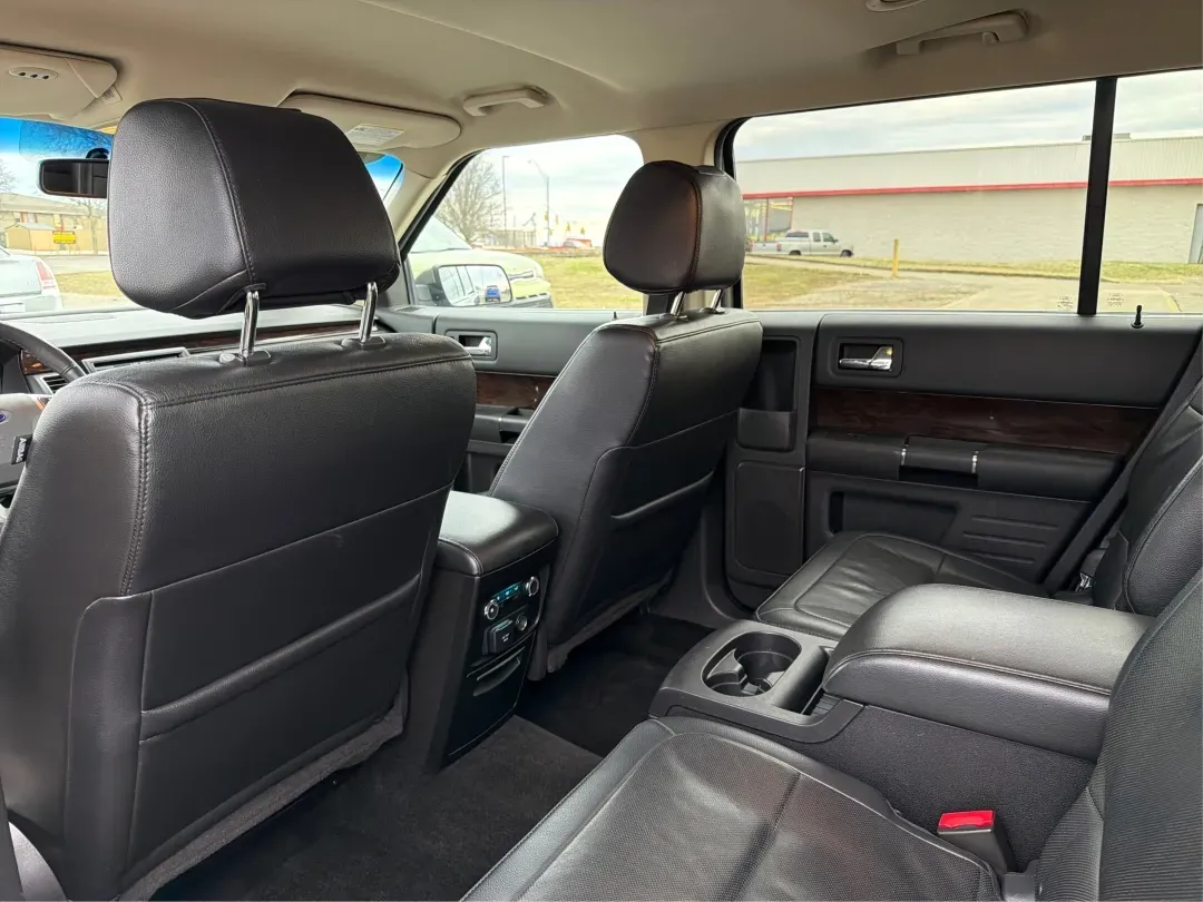 2014 Ford Flex Limited (2FMGK5D89EB) with an 3.5L V-6 DOHC engine, 6-Speed Automatic Overdrive transmission, located at 401 Woodman Dr, Riverside, OH, 45431, (937) 908-9800, 39.760899, -84.123421 - Are you ready to upgrade your lifestyle with a reliable vehicle that accommodates both family adventures and daily commutes? Look no further than this stunning 2014 Ford Flex Limited, available now at Advantage Car and Credit in Moraine, OH. With its spacious interior, versatile cargo capacity, and - Photo#10