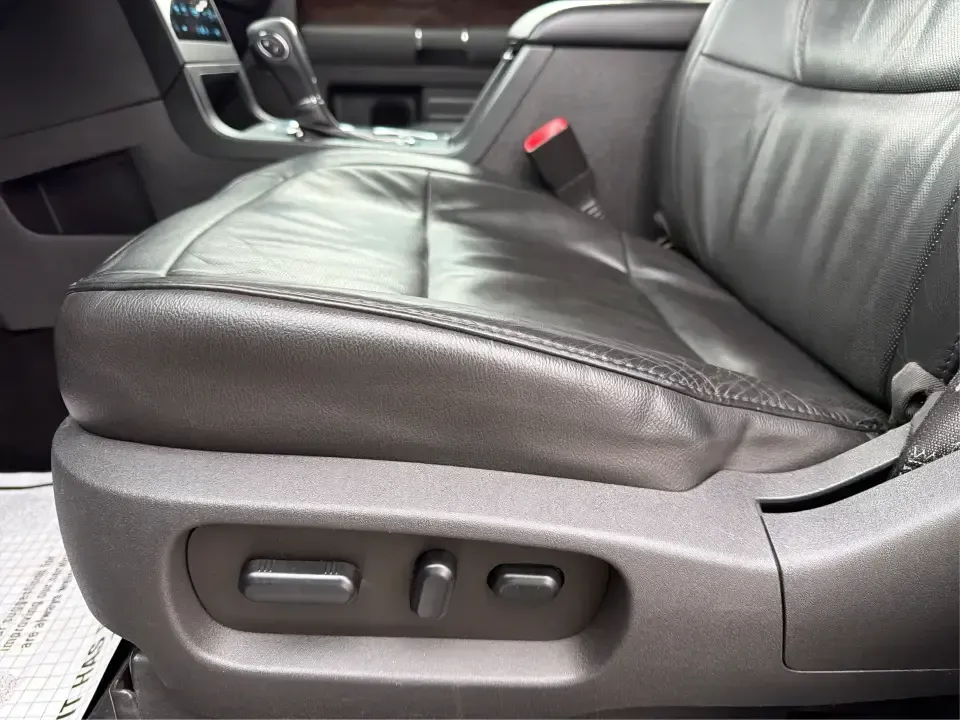 2014 Ford Flex Limited (2FMGK5D89EB) with an 3.5L V-6 DOHC engine, 6-Speed Automatic Overdrive transmission, located at 1184 Kauffman Ave, Fairborn, OH, 45324, (937) 908-9800, 39.807072, -84.030914 - Are you ready to upgrade your lifestyle with a reliable vehicle that accommodates both family adventures and daily commutes? Look no further than this stunning 2014 Ford Flex Limited, available now at Advantage Car and Credit in Moraine, OH. With its spacious interior, versatile cargo capacity, and - Photo#18