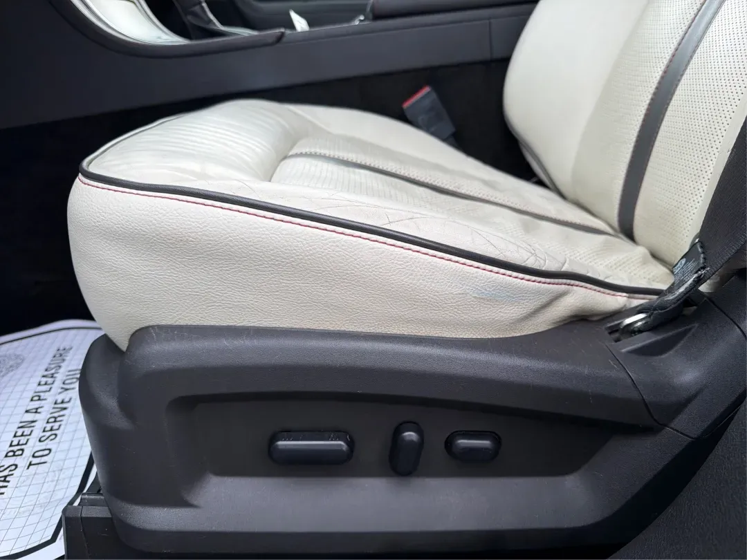 2014 Lincoln MKX Base (2LMDJ8JK2EB) with an Other engine, located at 4508 South Dixie Dr, Moraine, OH, 45439, (937) 908-9800, 39.689976, -84.218452 - **Unleash Your Adventures with This 2014 Lincoln MKX at Advantage Car and Credit - Moraine!**<br /> <br /> Are you ready to elevate your driving experience? Whether you're commuting through the bustling roads of Moraine or embarking on weekend getaways to nearby attractions like the beautiful Dayton - Photo#18