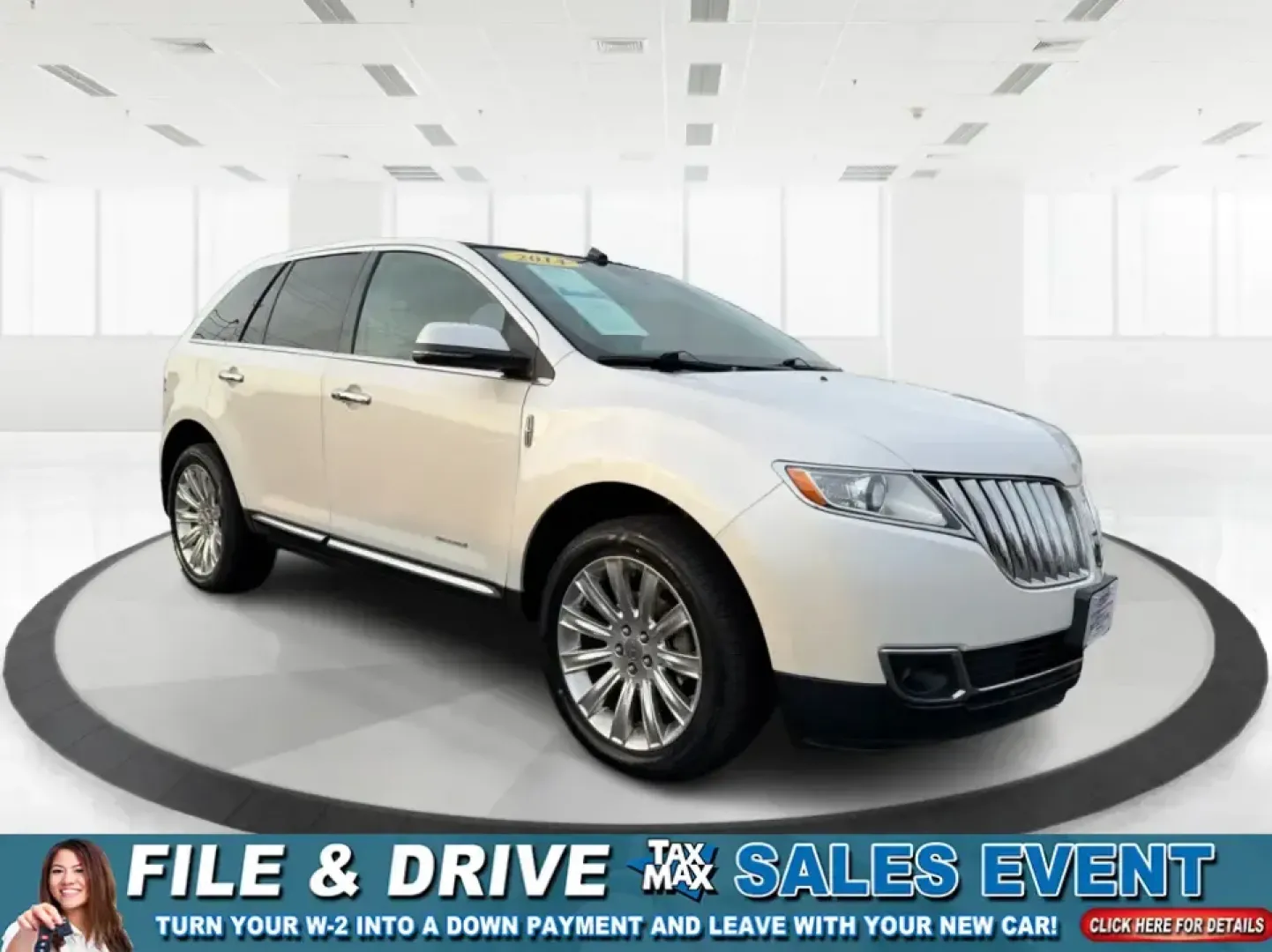 2014 Lincoln MKX Base (2LMDJ8JK2EB) with an 3.7L V6 DOHC 24V engine, 6-Speed Automatic transmission, located at 1230 East Main St, Xenia, OH, 45385, (937) 908-9800, 39.688026, -83.910172 - **Unleash Your Adventures with This 2014 Lincoln MKX at Advantage Car and Credit - Moraine!**<br /> <br /> Are you ready to elevate your driving experience? Whether you're commuting through the bustling roads of Moraine or embarking on weekend getaways to nearby attractions like the beautiful Dayton - Photo#0