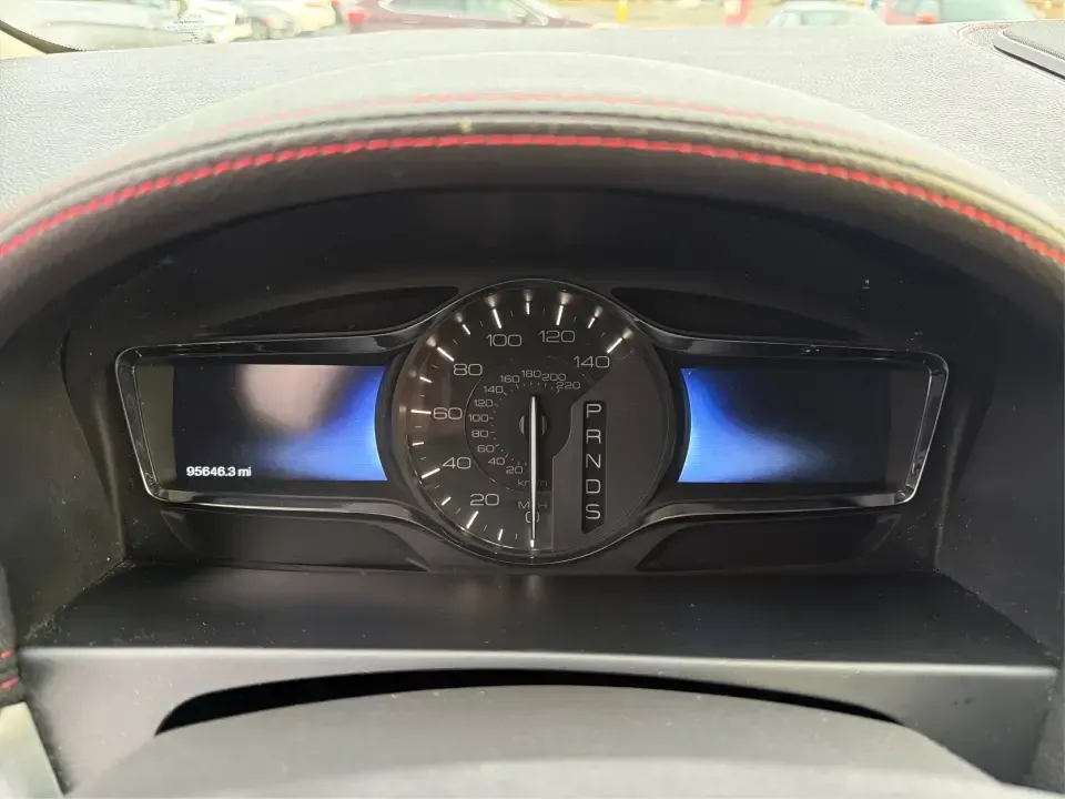 2014 Lincoln MKX Base (2LMDJ8JK2EB) with an 3.7L V6 DOHC 24V engine, 6-Speed Automatic transmission, located at 8750 N County Rd 25A, Piqua, OH, 45356, (937) 908-9800, 40.164391, -84.232513 - **Unleash Your Adventures with This 2014 Lincoln MKX at Advantage Car and Credit - Moraine!**<br /> <br /> Are you ready to elevate your driving experience? Whether you're commuting through the bustling roads of Moraine or embarking on weekend getaways to nearby attractions like the beautiful Dayton - Photo#15