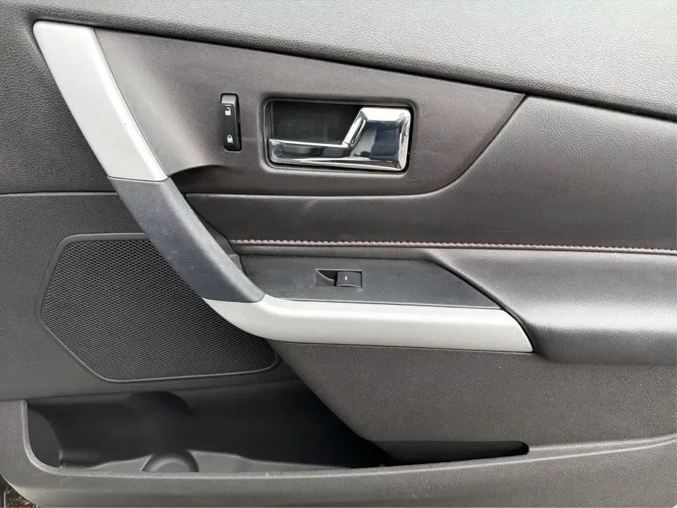 2013 Ford Edge Limited (2FMDK4KC5DB) with an 3.5L V-6 DOHC engine, 6-Speed Automatic transmission, located at 1951 S Dayton Lakeview Rd., New Carlisle, OH, 45344, (937) 908-9800, 39.890999, -84.050255 - ### Elevate Your Lifestyle with the 2013 Ford Edge Limited at Advantage Car and Credit in New Carlisle, OH!<br /> <br /> Are you ready to upgrade your family adventures, daily commutes, or weekend getaways? The 2013 Ford Edge Limited is here to transform your driving experience! With its sophisticat - Photo#20