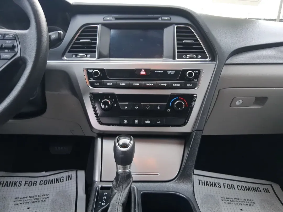 2017 Hyundai Sonata SE (5NPE24AF5HH) with an 2.4L I-4 gasoline direct injection engine, located at 1951 S Dayton Lakeview Rd., New Carlisle, OH, 45344, (937) 908-9800, 39.890999, -84.050255 - 2017 Hyundai Sonata SE - Photo#13