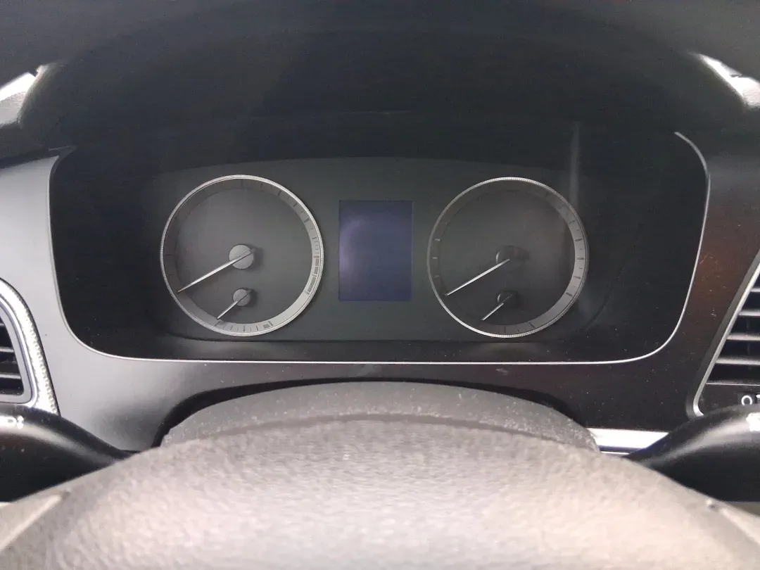 2017 Hyundai Sonata SE (5NPE24AF5HH) with an 2.4L I-4 gasoline direct injection engine, located at 1951 S Dayton Lakeview Rd., New Carlisle, OH, 45344, (937) 908-9800, 39.890999, -84.050255 - 2017 Hyundai Sonata SE - Photo#15