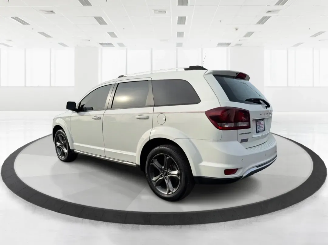 2018 Dodge Journey Crossroad FWD (3C4PDCGBXJT) with an 2.4L L4 DOHC 16V engine, 4-Speed Automatic transmission, located at 1951 S Dayton Lakeview Rd., New Carlisle, OH, 45344, (937) 908-9800, 39.890999, -84.050255 - 2018 Dodge Journey Crossroad FWD - Photo#4