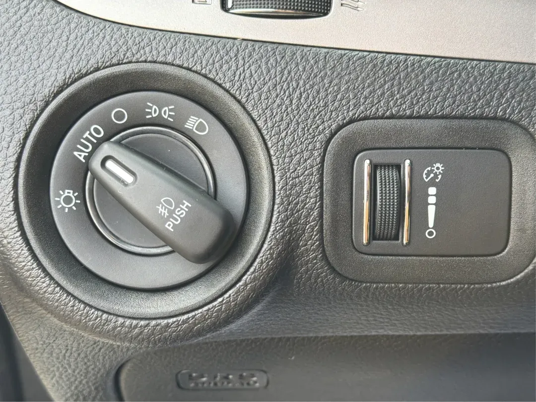 2018 Dodge Journey Crossroad FWD (3C4PDCGBXJT) with an 2.4L L4 DOHC 16V engine, 4-Speed Automatic transmission, located at 1951 S Dayton Lakeview Rd., New Carlisle, OH, 45344, (937) 908-9800, 39.890999, -84.050255 - 2018 Dodge Journey Crossroad FWD - Photo#17