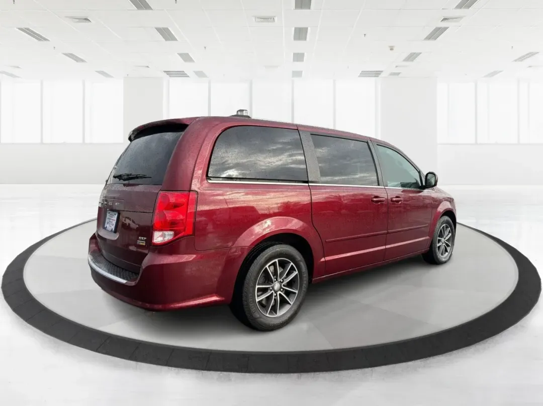 2017 Dodge Grand Caravan SXT (2C4RDGCG2HR) with an Pentastar 3.6L V-6 DOHC engine, located at 1951 S Dayton Lakeview Rd., New Carlisle, OH, 45344, (937) 908-9800, 39.890999, -84.050255 - 2017 Dodge Grand Caravan SXT - Photo#2