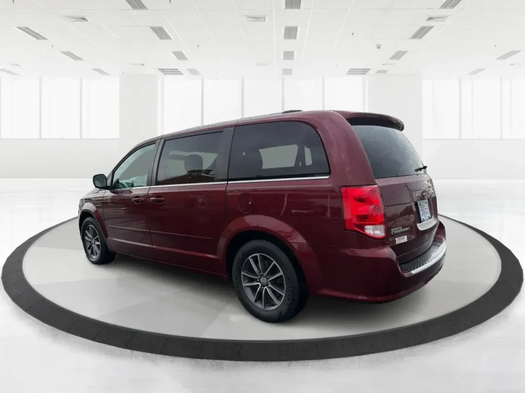 2017 Dodge Grand Caravan SXT (2C4RDGCG2HR) with an Pentastar 3.6L V-6 DOHC engine, located at 1951 S Dayton Lakeview Rd., New Carlisle, OH, 45344, (937) 908-9800, 39.890999, -84.050255 - 2017 Dodge Grand Caravan SXT - Photo#4