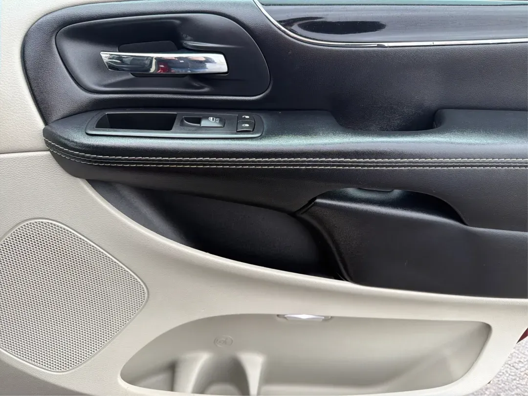 2017 Dodge Grand Caravan SXT (2C4RDGCG2HR) with an Pentastar 3.6L V-6 DOHC engine, located at 1951 S Dayton Lakeview Rd., New Carlisle, OH, 45344, (937) 908-9800, 39.890999, -84.050255 - 2017 Dodge Grand Caravan SXT - Photo#20