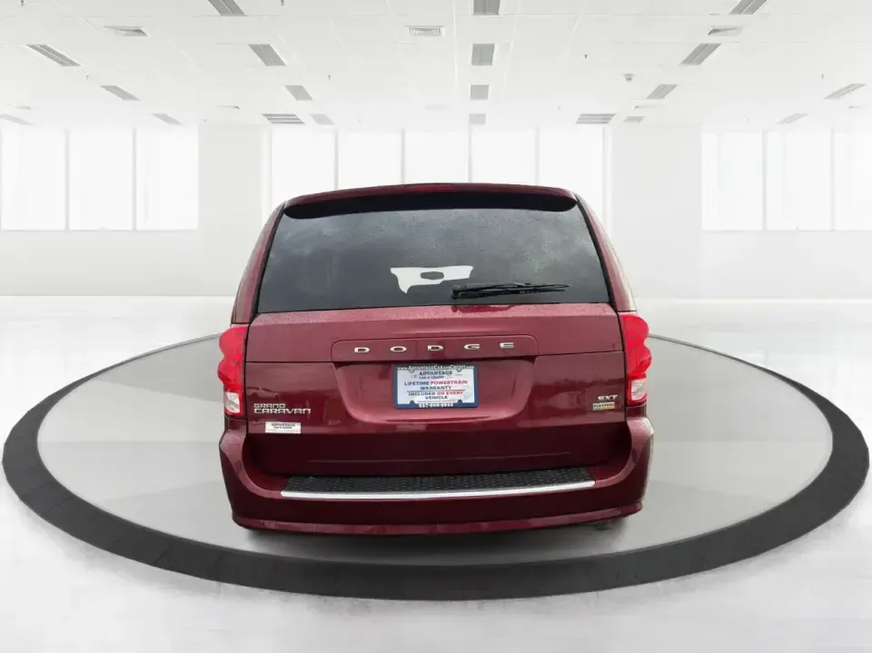 2017 Dodge Grand Caravan SXT (2C4RDGCG2HR) with an Pentastar 3.6L V-6 DOHC engine, 6A transmission, located at 1184 Kauffman Ave, Fairborn, OH, 45324, (937) 908-9800, 39.807072, -84.030914 - Are you ready to elevate your family adventures or daily commutes with a vehicle that combines space, comfort, and reliability? Look no further than the 2017 Dodge Grand Caravan SXT, now available at Advantage Car and Credit in New Carlisle, OH. This versatile passenger van is perfect for growing fa - Photo#3
