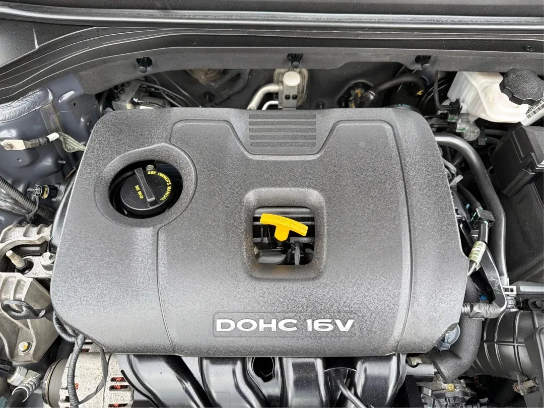 2018 Hyundai Elantra SEL (5NPD84LF2JH) with an Nu 2L I-4 DOHC engine, located at 1099 N County Rd 25A , Troy, OH, 45373, (937) 908-9800, 40.057079, -84.212883 - 2018 Hyundai Elantra SEL - Photo#11