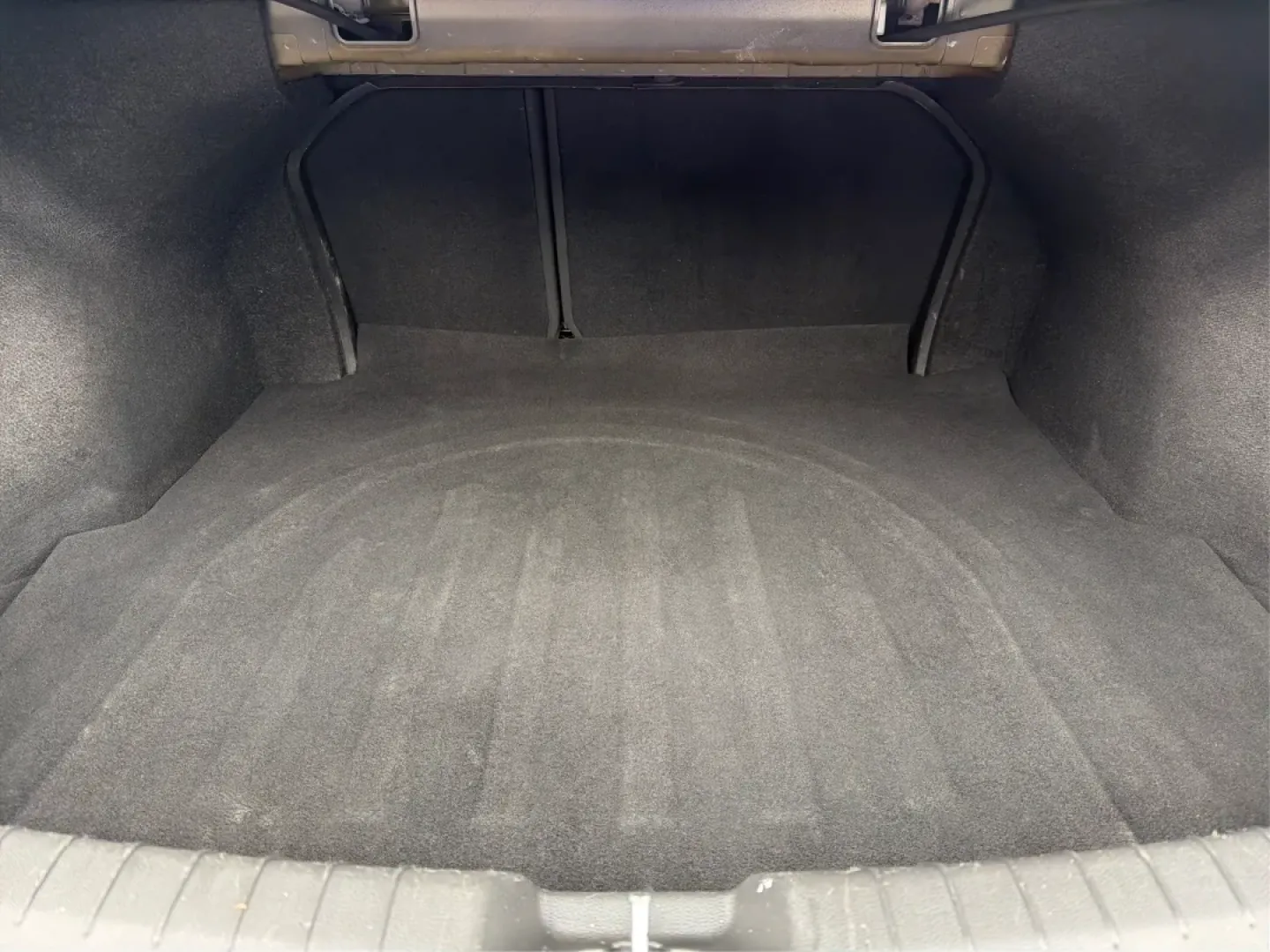 2018 Hyundai Elantra SEL (5NPD84LF2JH) with an Nu 2L I-4 DOHC engine, 6A transmission, located at 1951 S Dayton Lakeview Rd., New Carlisle, OH, 45344, (937) 908-9800, 39.890999, -84.050255 - **Discover Your Next Adventure with the 2018 Hyundai Elantra SEL at Advantage Car and Credit - Troy**<br /> <br /> Are you in search of a reliable and stylish sedan for your daily commute, family outings, or weekend getaways? Look no further than the 2018 Hyundai Elantra SEL, available now at Advant - Photo#12