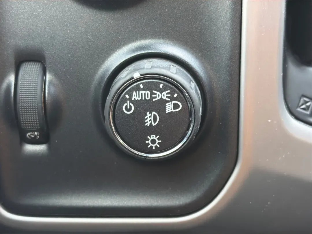 2017 GMC Sierra 1500 SLT (3GTU2NEC8HG) with an EcoTec3 6.2L V-8 gasoline direct injection engine, located at 880 E. National Road, Vandalia, OH, 45377, (937) 908-9800, 39.891918, -84.183594 - 2017 GMC Sierra 1500 SLT - Photo#15