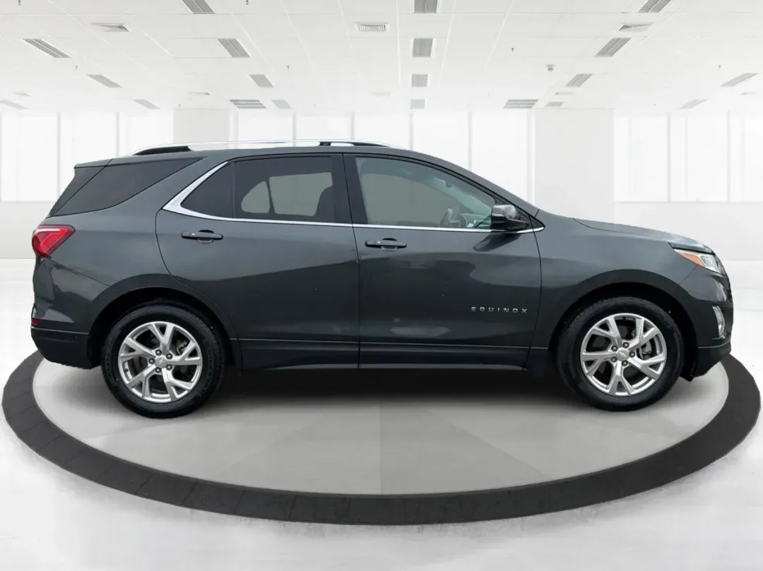 2018 Chevrolet Equinox LT (3GNAXTEX8JS) with an 2L I-4 gasoline direct injection engine, located at 1230 East Main St, Xenia, OH, 45385, (937) 908-9800, 39.688026, -83.910172 - 2018 Chevrolet Equinox LT - Photo#1