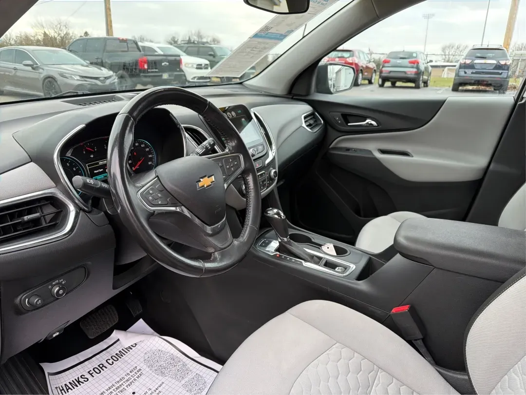2018 Chevrolet Equinox LT (3GNAXTEX8JS) with an 2L I-4 gasoline direct injection engine, located at 1230 East Main St, Xenia, OH, 45385, (937) 908-9800, 39.688026, -83.910172 - 2018 Chevrolet Equinox LT - Photo#9