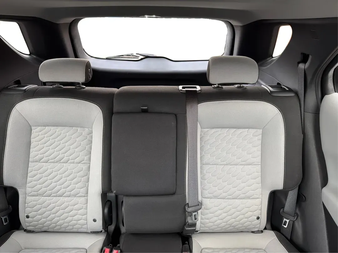 2018 Chevrolet Equinox LT (3GNAXTEX8JS) with an 2L I-4 gasoline direct injection engine, located at 1230 East Main St, Xenia, OH, 45385, (937) 908-9800, 39.688026, -83.910172 - 2018 Chevrolet Equinox LT - Photo#13