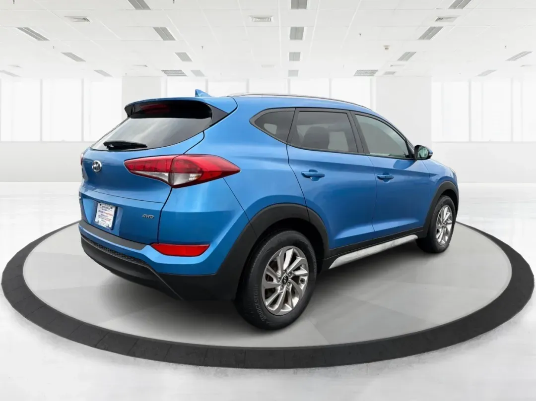 2017 Hyundai Tucson SE Plus (KM8J3CA49HU) with an Nu 2L I-4 gasoline direct injection engine, located at 1230 East Main St, Xenia, OH, 45385, (937) 908-9800, 39.688026, -83.910172 - 2017 Hyundai Tucson SE Plus - Photo#2