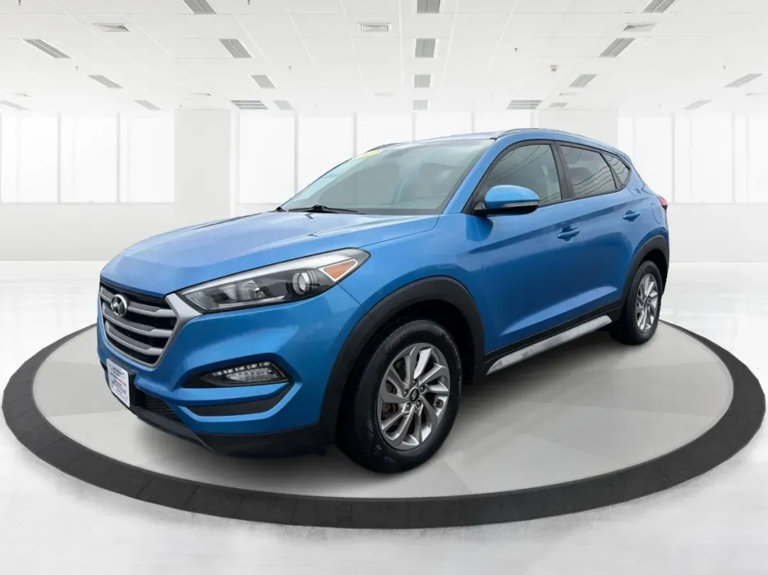2017 Hyundai Tucson SE Plus (KM8J3CA49HU) with an Nu 2L I-4 gasoline direct injection engine, located at 1230 East Main St, Xenia, OH, 45385, (937) 908-9800, 39.688026, -83.910172 - 2017 Hyundai Tucson SE Plus - Photo#8