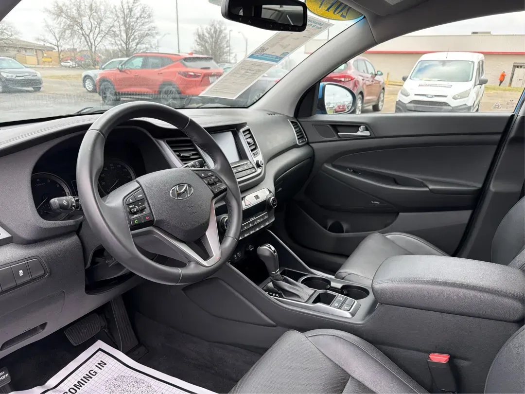 2017 Hyundai Tucson SE Plus (KM8J3CA49HU) with an Nu 2L I-4 gasoline direct injection engine, located at 1230 East Main St, Xenia, OH, 45385, (937) 908-9800, 39.688026, -83.910172 - 2017 Hyundai Tucson SE Plus - Photo#9