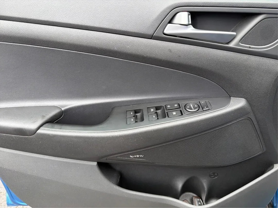 2017 Hyundai Tucson SE Plus (KM8J3CA49HU) with an Nu 2L I-4 gasoline direct injection engine, located at 1230 East Main St, Xenia, OH, 45385, (937) 908-9800, 39.688026, -83.910172 - 2017 Hyundai Tucson SE Plus - Photo#18