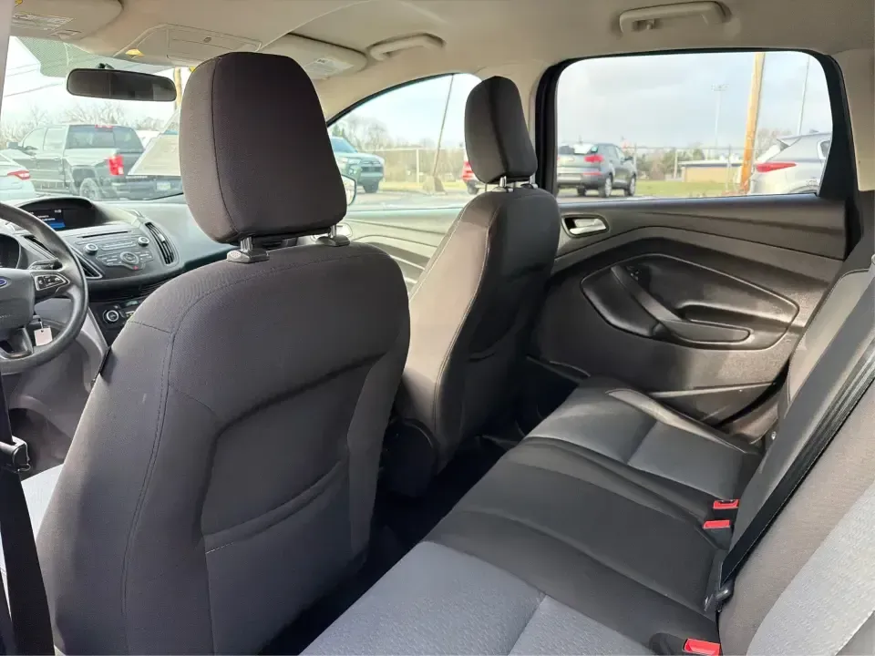 2018 Ford Escape SE (1FMCU9GD6JU) with an 1.5L L4 DOHC 16V engine, 6A transmission, located at 8750 N County Rd 25A, Piqua, OH, 45356, (937) 908-9800, 40.164391, -84.232513 - Are you looking for the perfect vehicle that can handle your busy lifestyle while keeping you comfortable and safe? Look no further than this 2018 Ford Escape SE at Advantage Car and Credit in Piqua, OH. This versatile SUV is ideal for families on the go, weekend adventurers, and even commuters who - Photo#10