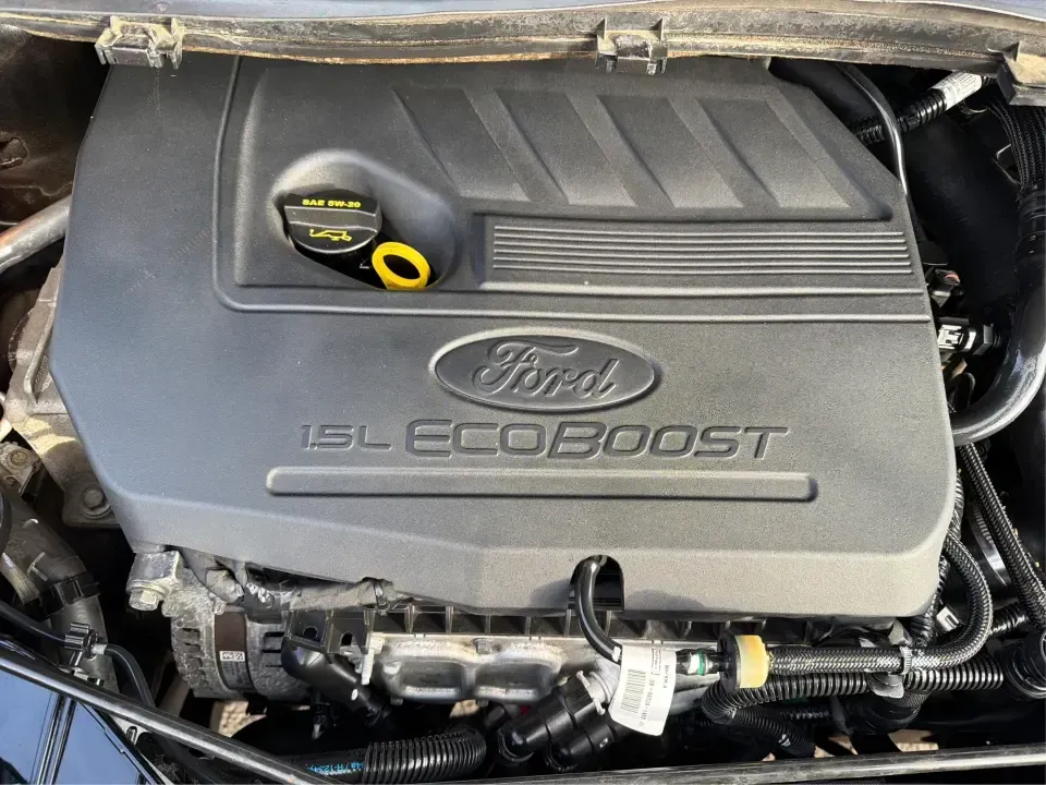 2018 Ford Escape SE (1FMCU9GD6JU) with an 1.5L L4 DOHC 16V engine, 6A transmission, located at 8750 N County Rd 25A, Piqua, OH, 45356, (937) 908-9800, 40.164391, -84.232513 - Are you looking for the perfect vehicle that can handle your busy lifestyle while keeping you comfortable and safe? Look no further than this 2018 Ford Escape SE at Advantage Car and Credit in Piqua, OH. This versatile SUV is ideal for families on the go, weekend adventurers, and even commuters who - Photo#11