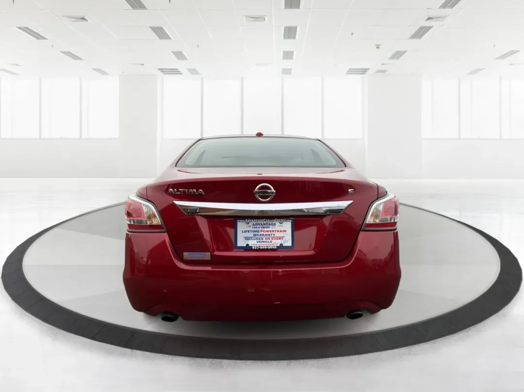 2015 Nissan Altima 2.5 S (1N4AL3AP2FC) with an 2.5L I-4 DOHC engine, located at 1230 East Main St, Xenia, OH, 45385, (937) 908-9800, 39.688026, -83.910172 - 2015 Nissan Altima 2.5 S - Photo#3