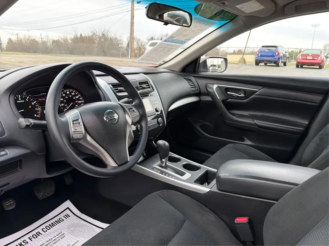 2015 Nissan Altima 2.5 S (1N4AL3AP2FC) with an 2.5L I-4 DOHC engine, located at 1230 East Main St, Xenia, OH, 45385, (937) 908-9800, 39.688026, -83.910172 - 2015 Nissan Altima 2.5 S - Photo#9