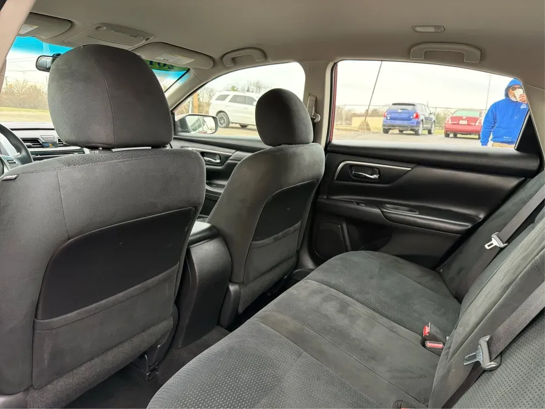 2015 Nissan Altima 2.5 S (1N4AL3AP2FC) with an 2.5L I-4 DOHC engine, located at 1230 East Main St, Xenia, OH, 45385, (937) 908-9800, 39.688026, -83.910172 - 2015 Nissan Altima 2.5 S - Photo#10