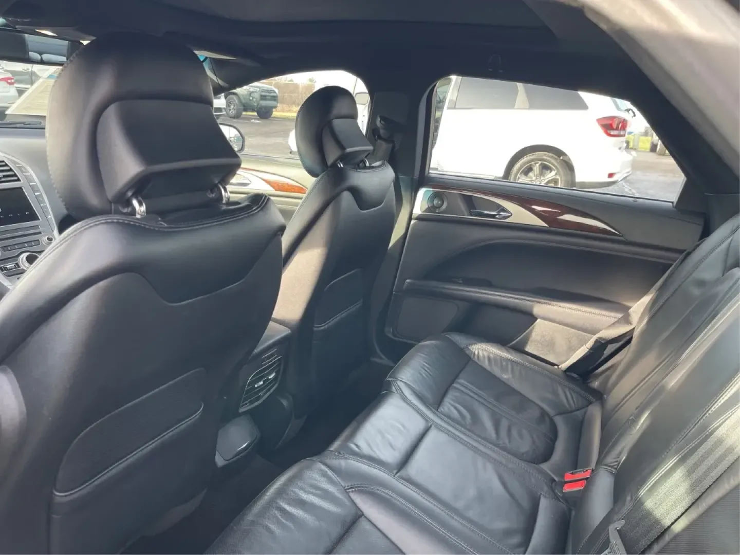 2017 Lincoln MKZ Reserve (3LN6L5FC1HR) with an 3.7L V6 DOHC 24V engine, 6A transmission, located at 1230 East Main St, Xenia, OH, 45385, (937) 908-9800, 39.688026, -83.910172 - Are you ready to elevate your daily commute or weekend getaways? Look no further than this stunning 2017 Lincoln MKZ Reserve, the perfect sedan for those who appreciate luxury and performance. At Advantage Car and Credit - Piqua, located at 8750 N County Rd 25A in Piqua, OH 45356, we offer flexible - Photo#10