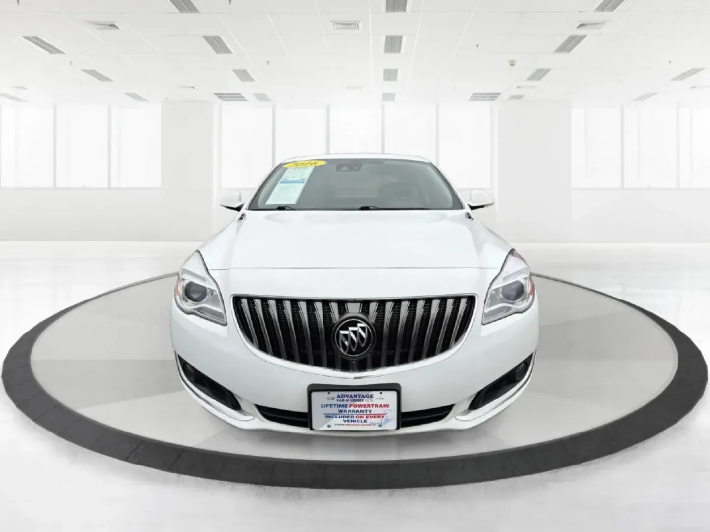 2016 Buick Regal Turbo Premium II (2G4GS5GX7G9) with an 2L I-4 gasoline direct injection engine, 6A transmission, located at 8750 N County Rd 25A, Piqua, OH, 45356, (937) 908-9800, 40.164391, -84.232513 - **Discover the Perfect Blend of Luxury and Affordability with This 2016 Buick Regal at Advantage Car and Credit Piqua!**<br /> <br /> Are you in the market for a sophisticated sedan that effortlessly combines style, comfort, and performance? Look no further than this stunning 2016 Buick Regal Turbo - Photo#7