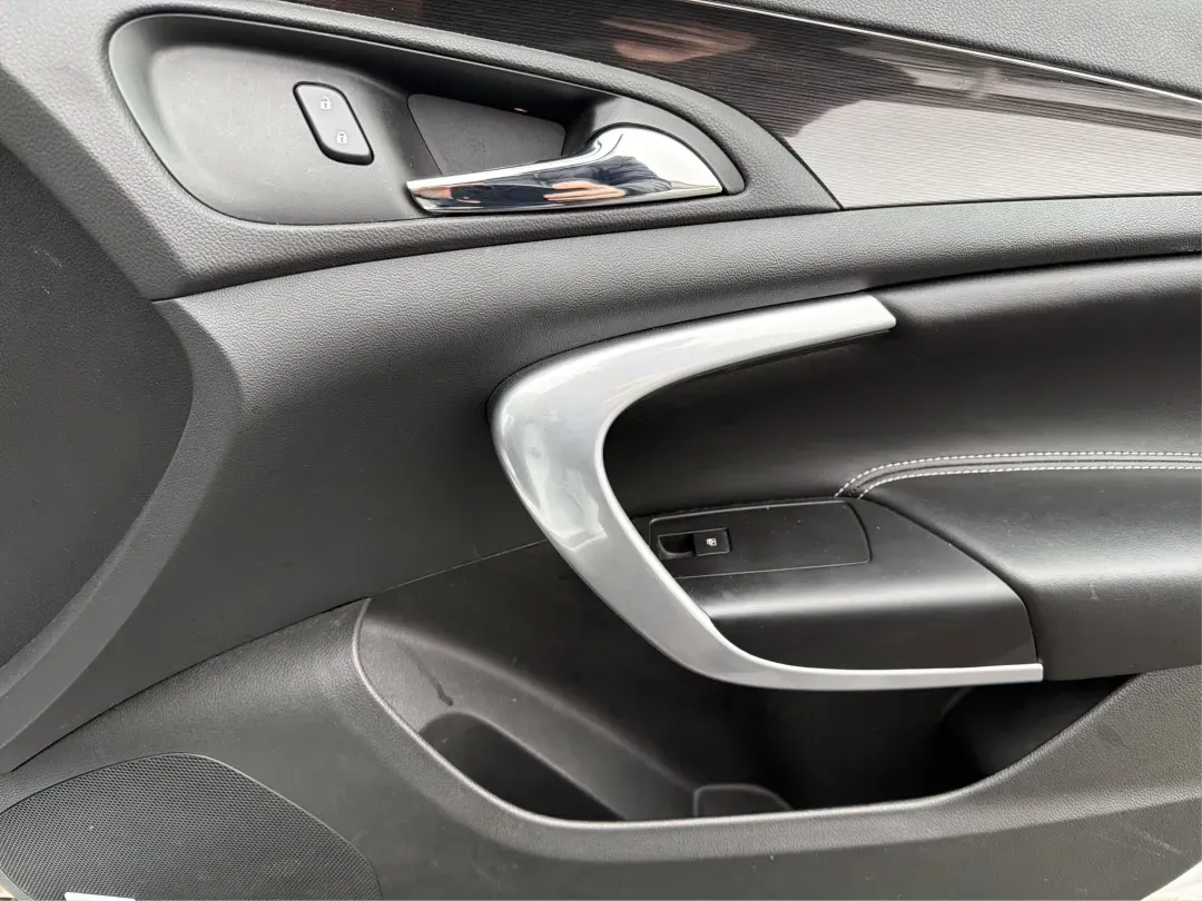 2016 Buick Regal Turbo Premium II (2G4GS5GX7G9) with an 2L I-4 gasoline direct injection engine, located at 8750 N County Rd 25A, Piqua, OH, 45356, (937) 908-9800, 40.164391, -84.232513 - 2016 Buick Regal Turbo Premium II - Photo#20