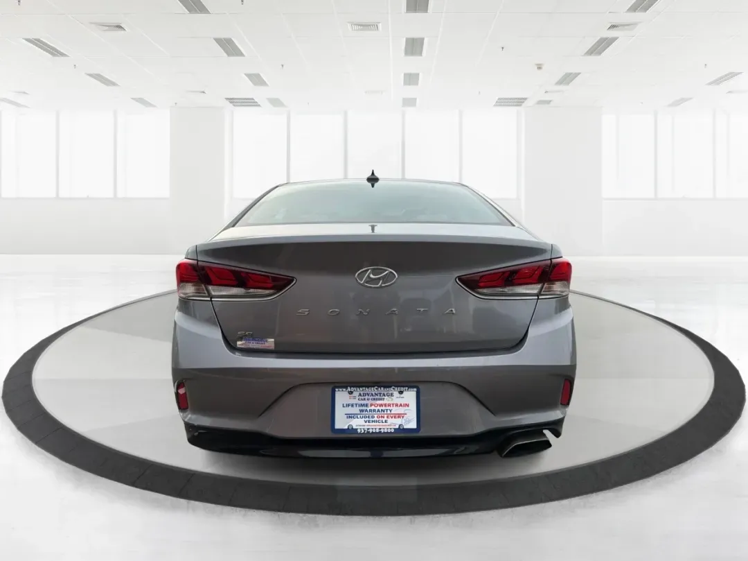 2018 Hyundai Sonata SE (5NPE24AF8JH) with an 2.4L I-4 gasoline direct injection engine, located at 8750 N County Rd 25A, Piqua, OH, 45356, (937) 908-9800, 40.164391, -84.232513 - 2018 Hyundai Sonata SE - Photo#3